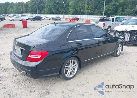 2013 Mercedes-Benz C 250 Luxury/Sport из США, поврежденный, VIN WDDGF4HB8DR249485
